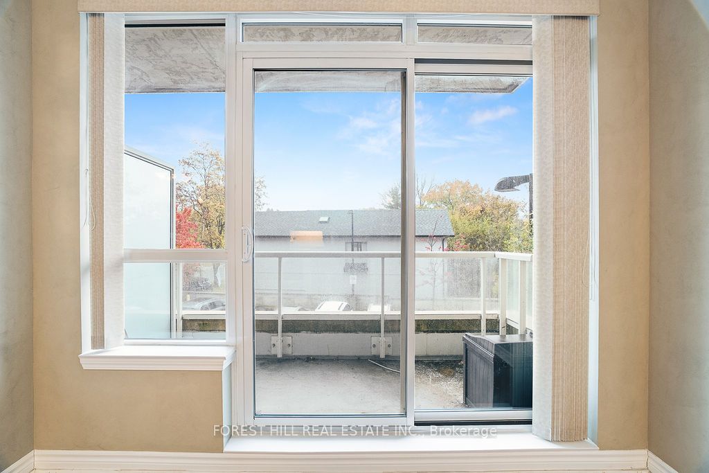 3865 Lake Shore Blvd W, #217