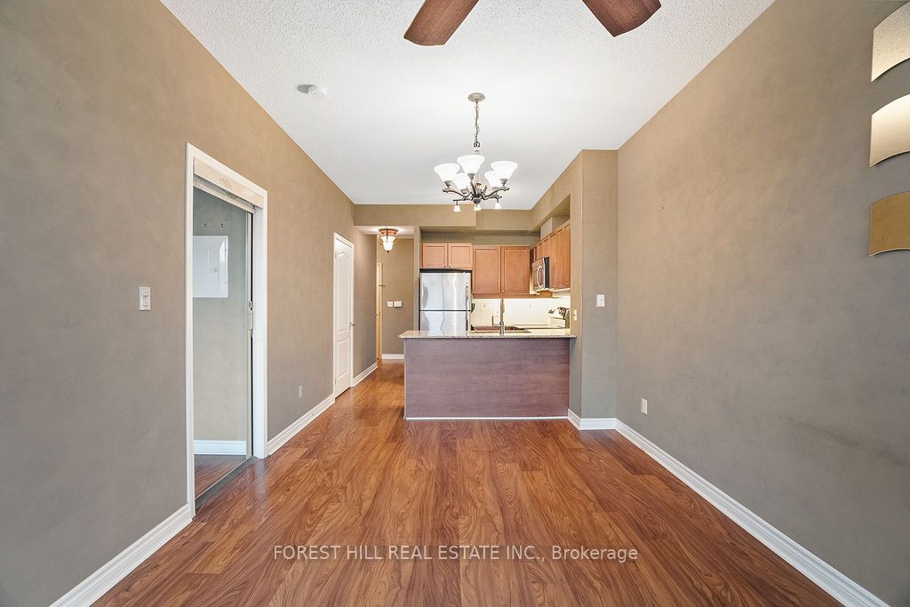 3865 Lake Shore Blvd W, #217