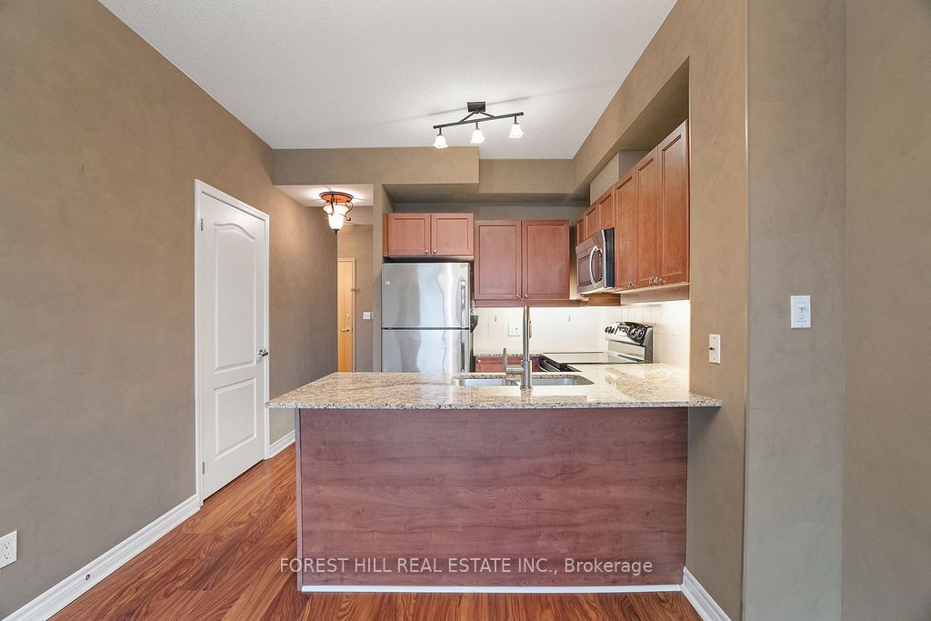 3865 Lake Shore Blvd W, #217