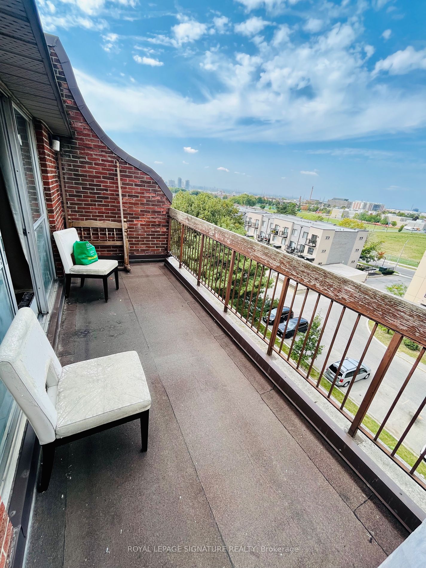 10 Eddystone Ave, #241