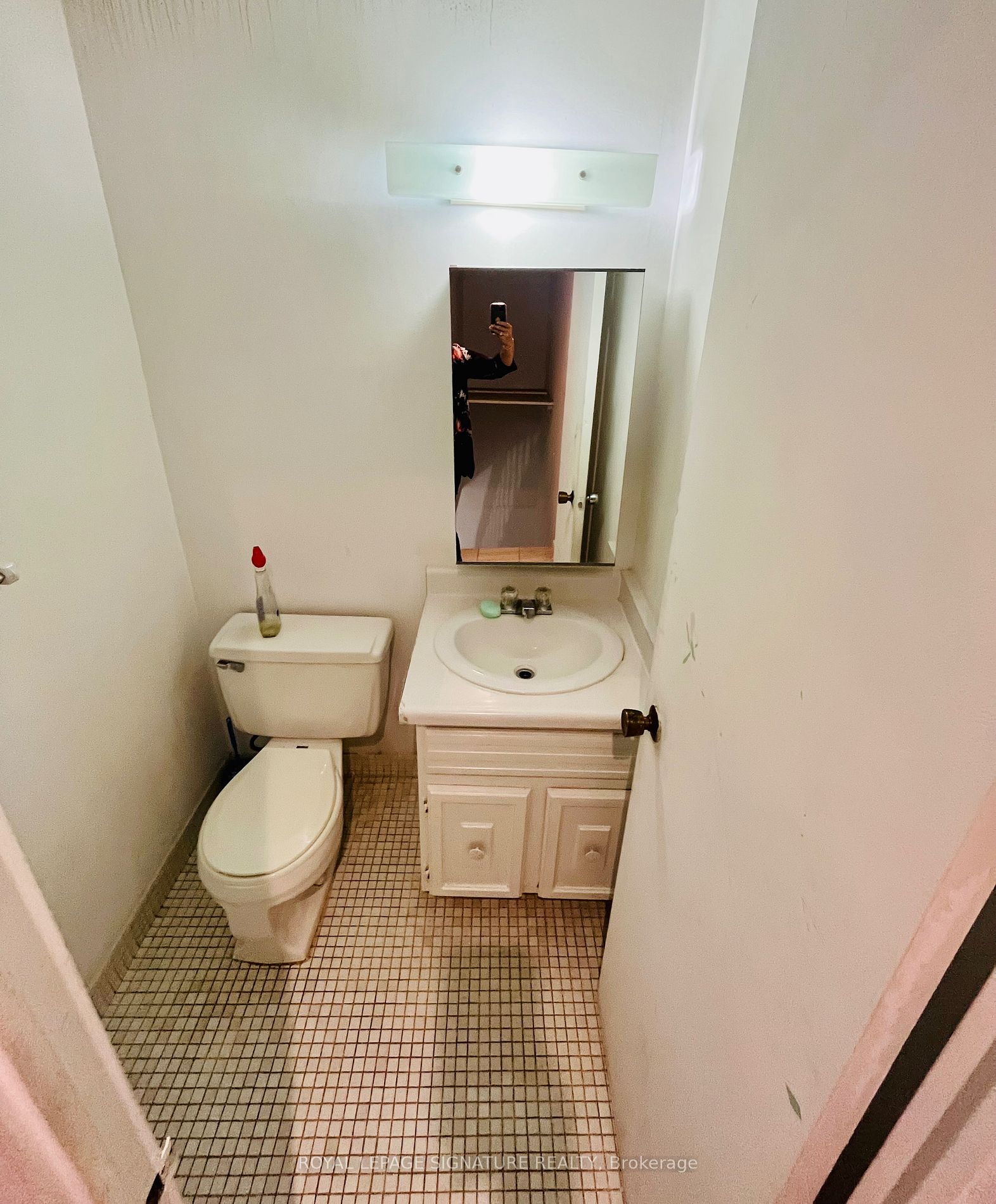 10 Eddystone Ave, #241