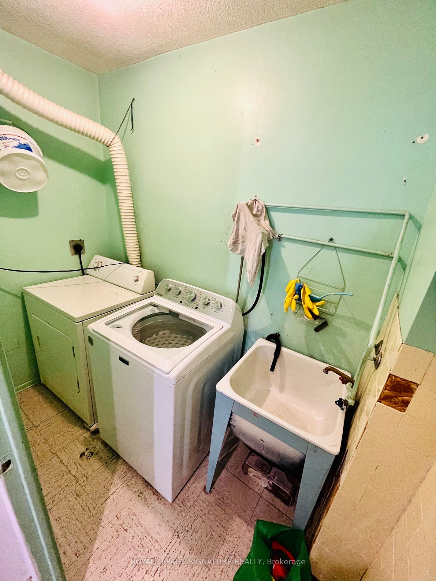 10 Eddystone Ave, #241
