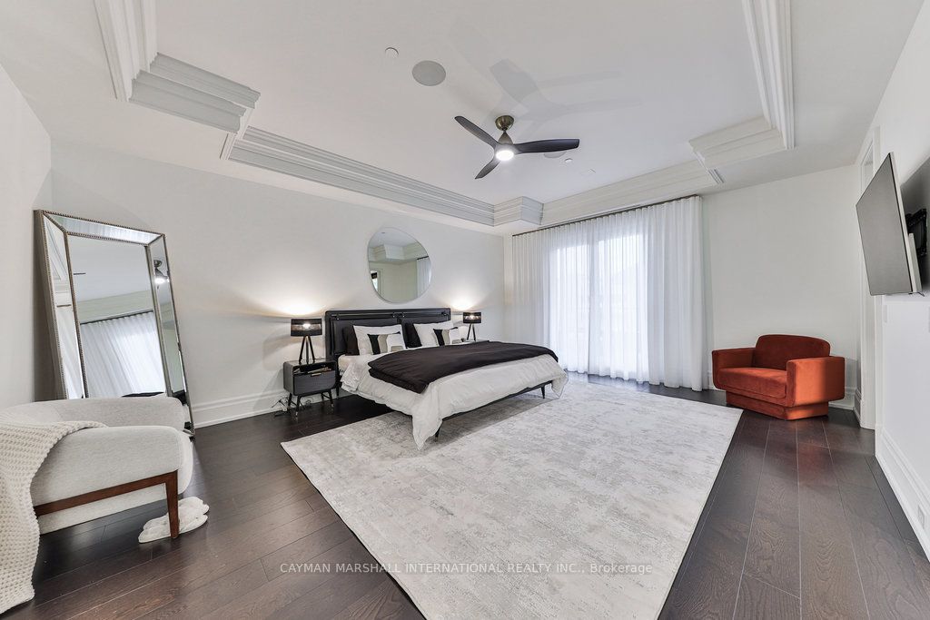 300 Randall St, #212