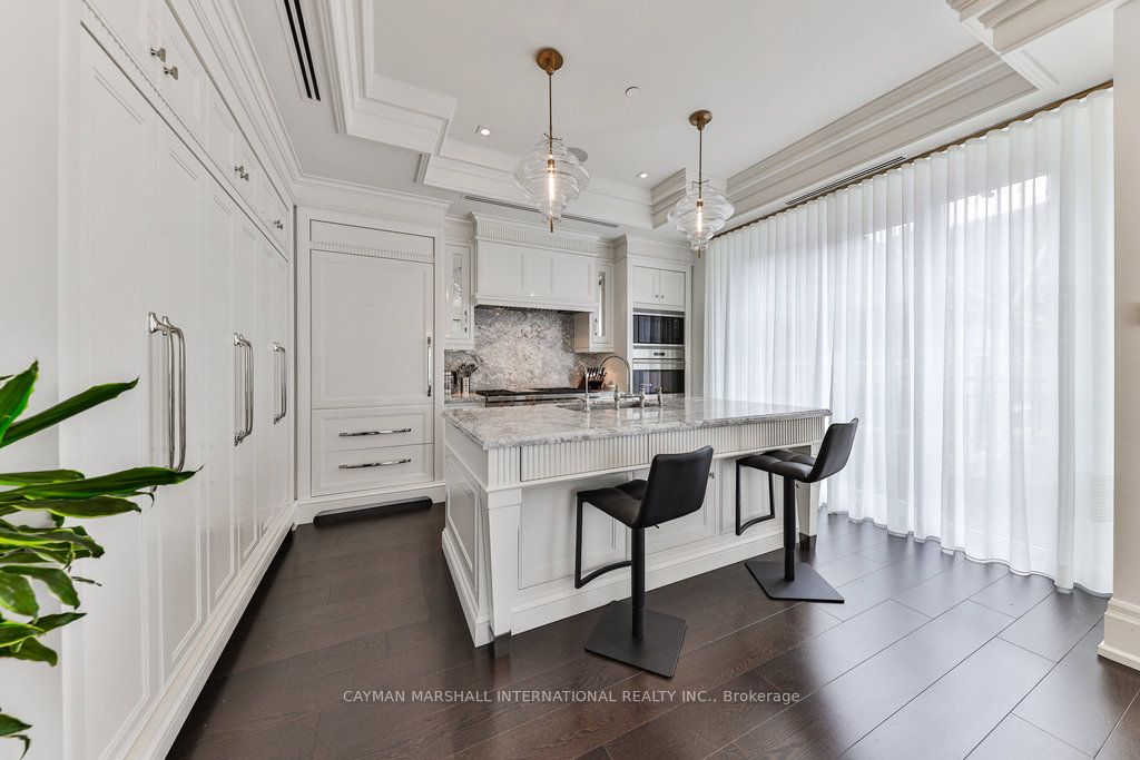 300 Randall St, #212