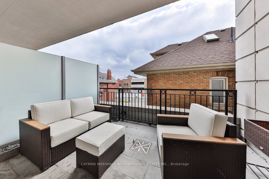 300 Randall St, #212