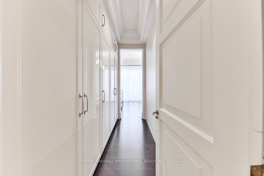 300 Randall St, #212
