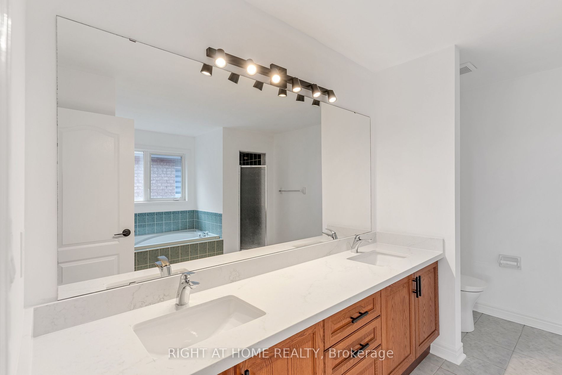4903 Sebastian Dr