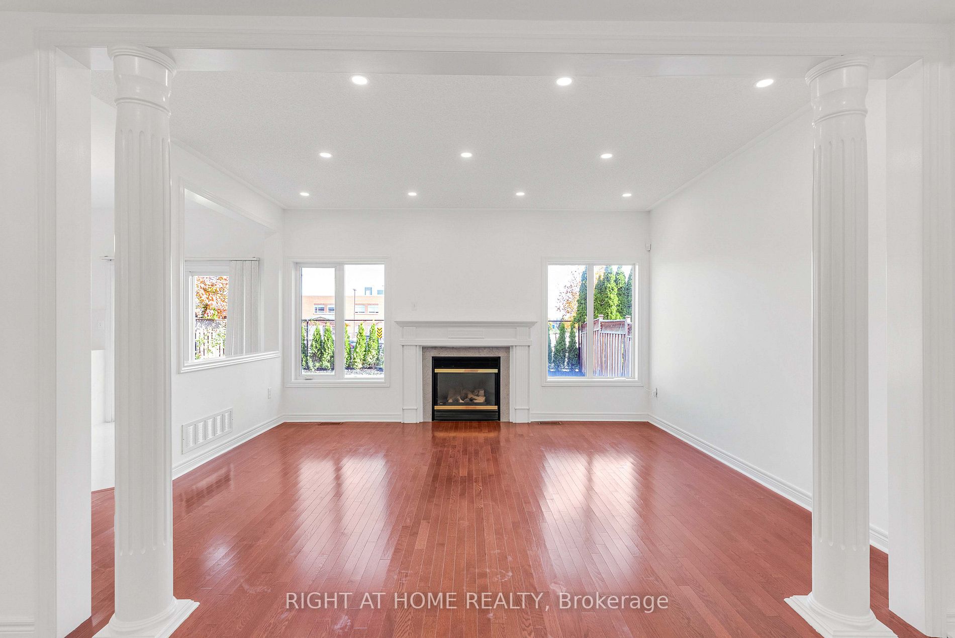 4903 Sebastian Dr