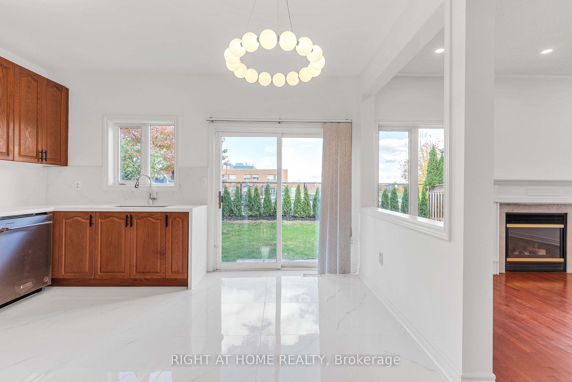 4903 Sebastian Dr