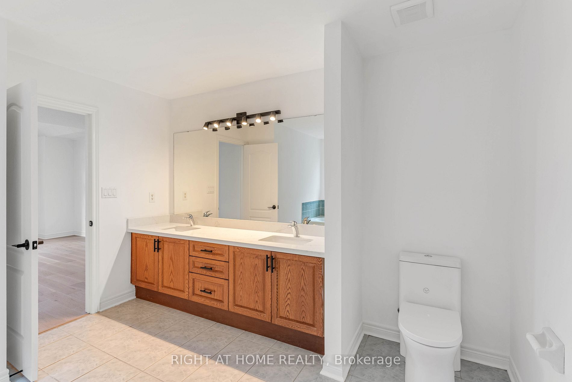 4903 Sebastian Dr