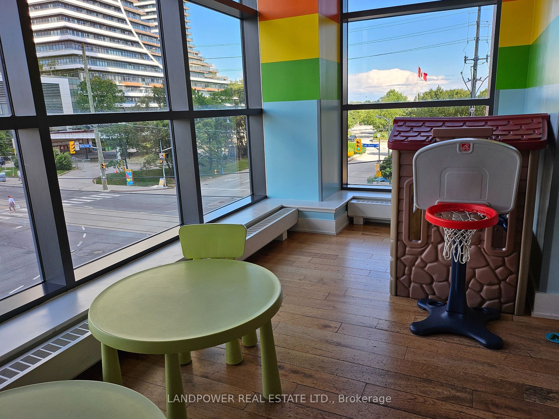 2200 Lake Shore Blvd W, #818