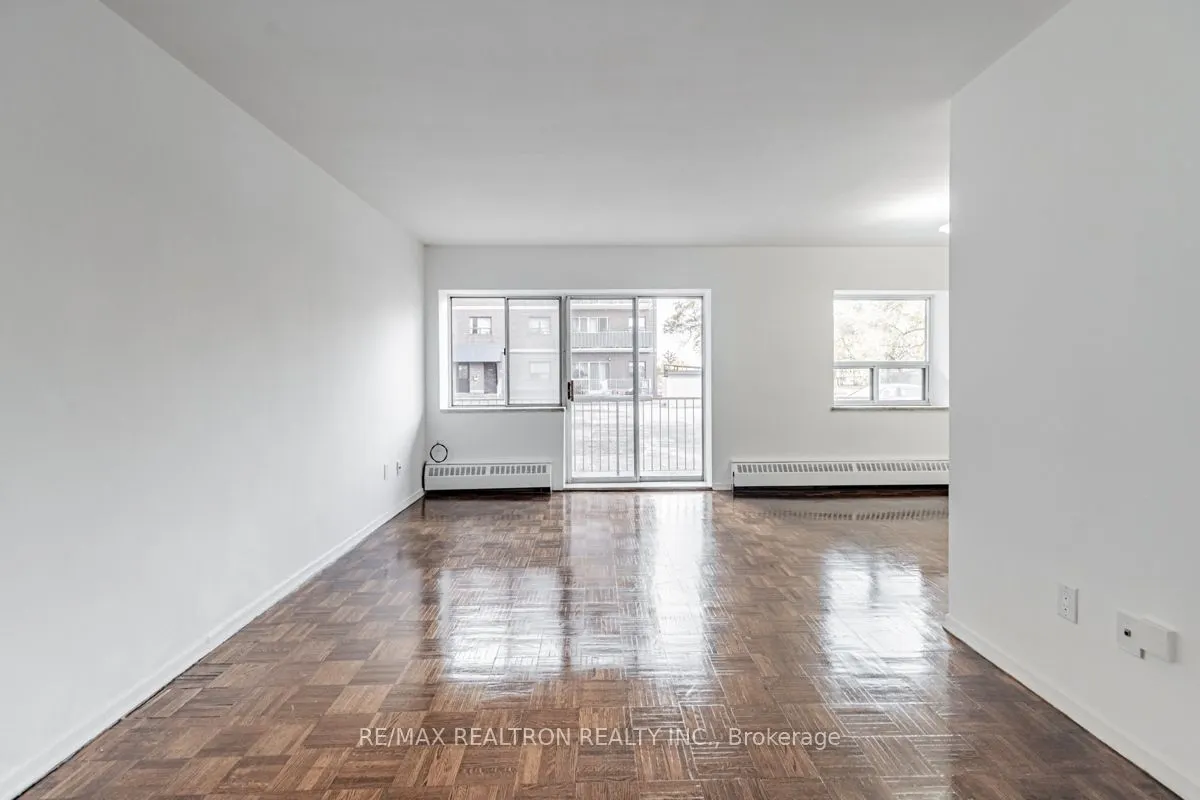 1524 Lawrence Ave W, #101