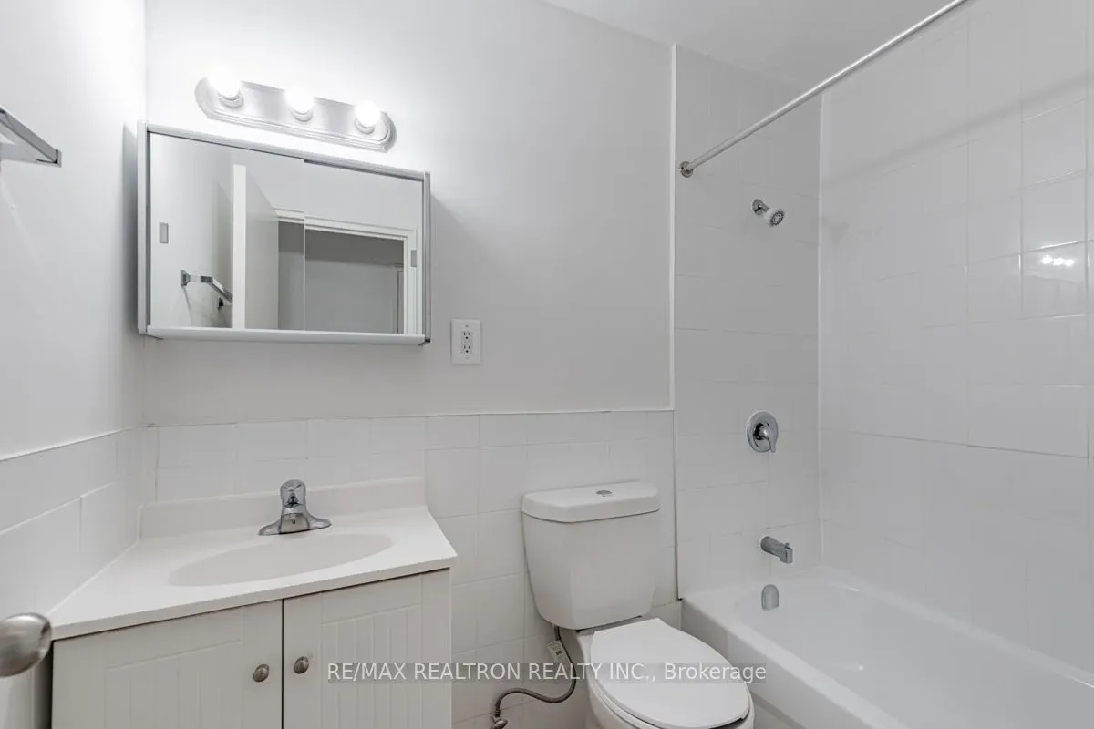 1524 Lawrence Ave W, #101