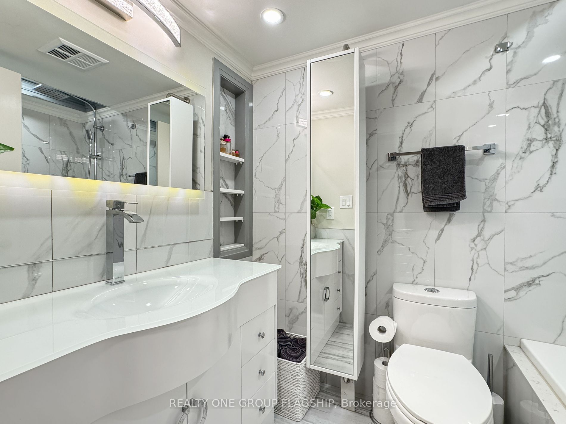 200 Manitoba St, #210
