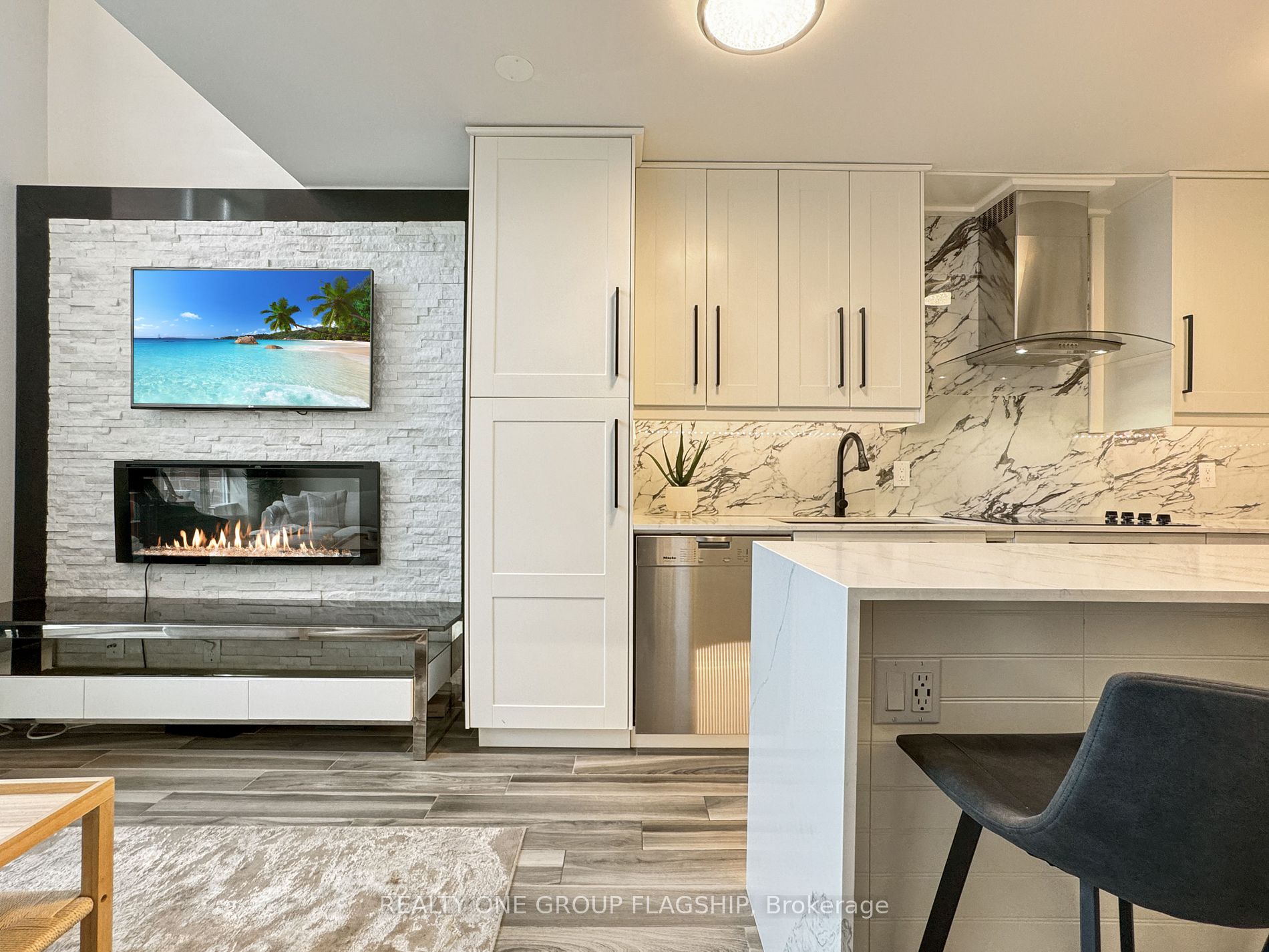 200 Manitoba St, #210