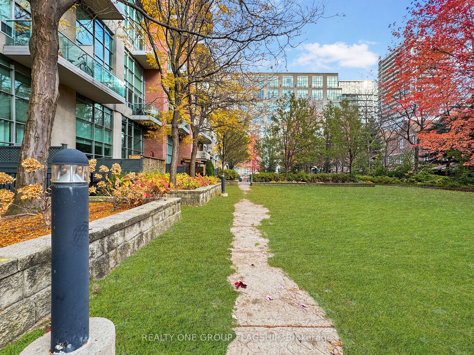 200 Manitoba St, #210
