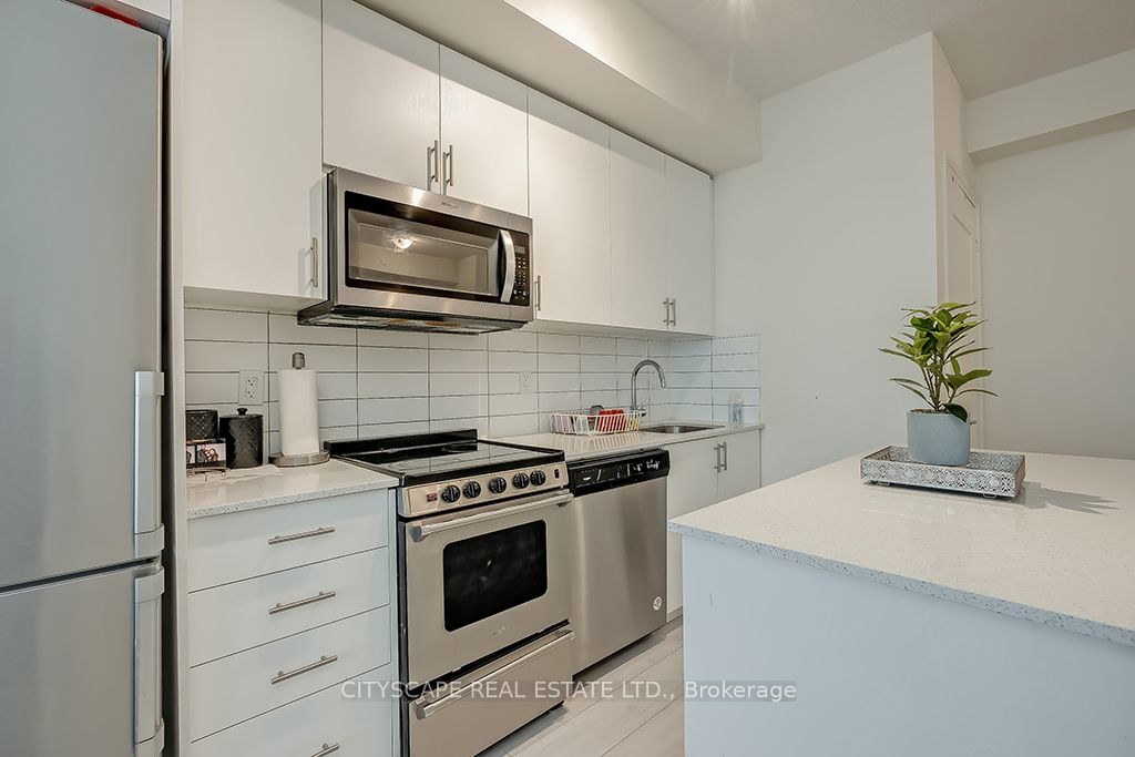 509 Dundas St W, #415