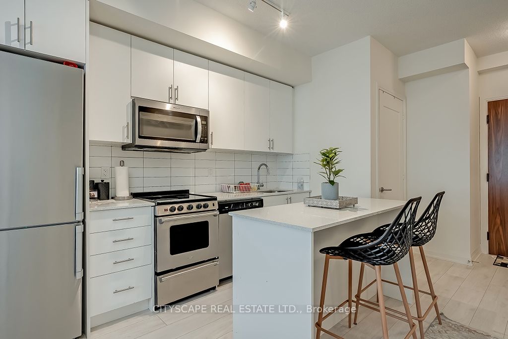 509 Dundas St W, #415
