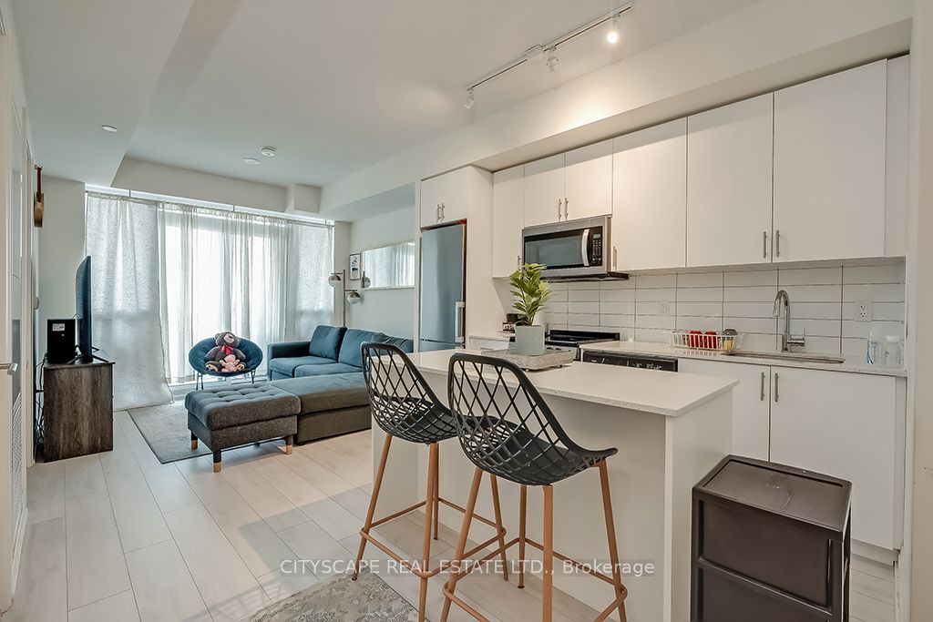 509 Dundas St W, #415