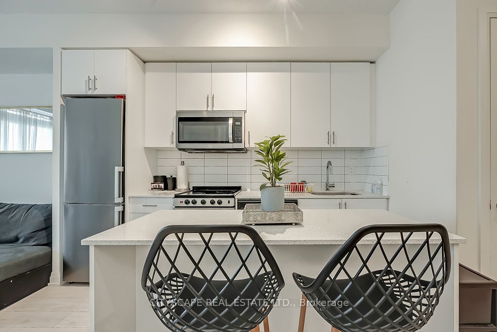 509 Dundas St W, #415