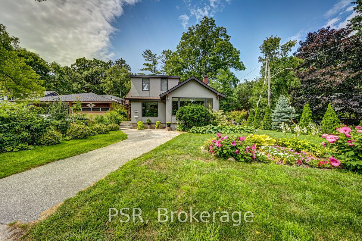 105 Mineola Rd W