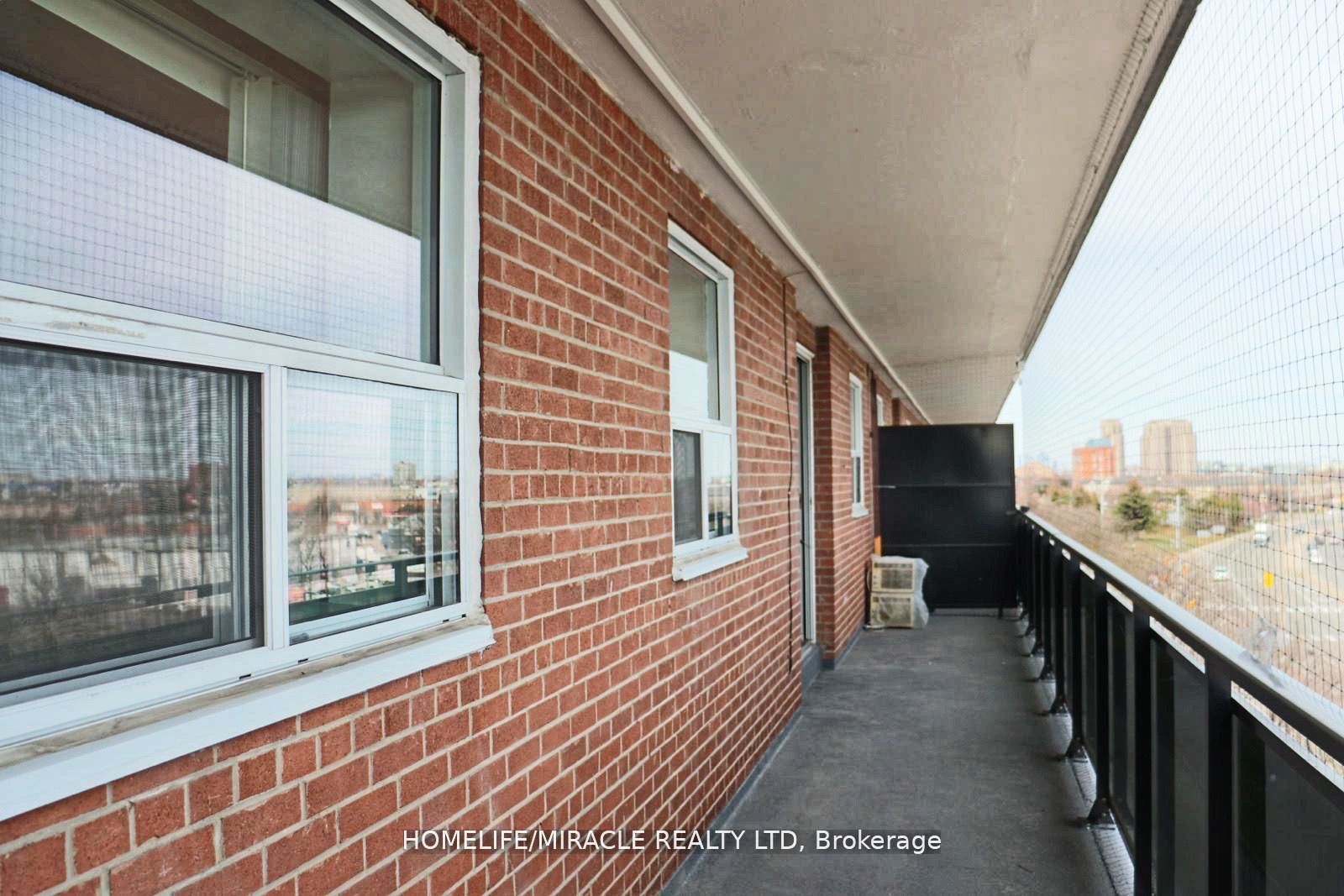 3533 Derry Rd E, #608