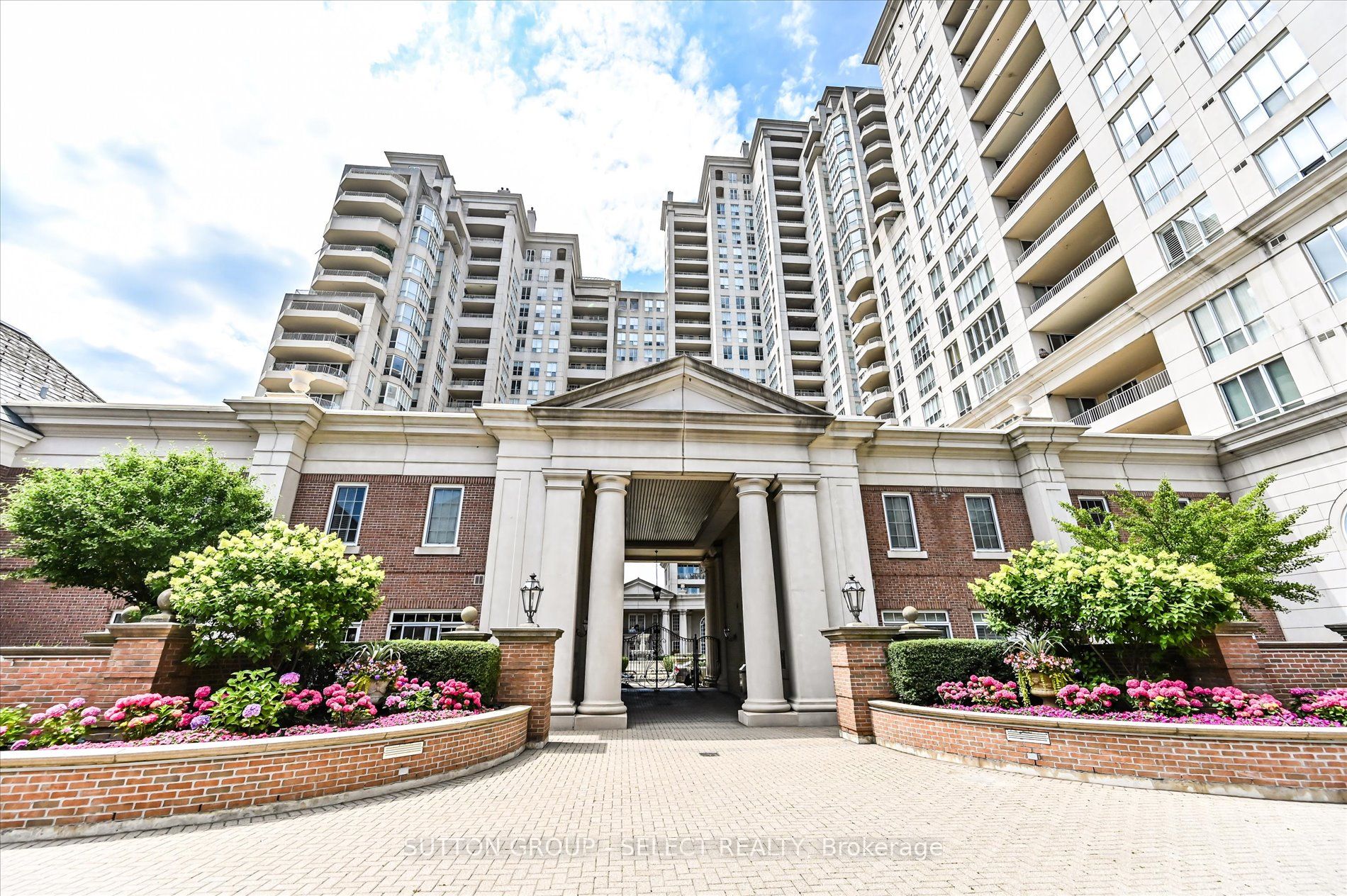 2285 Lake Shore Blvd W, #414