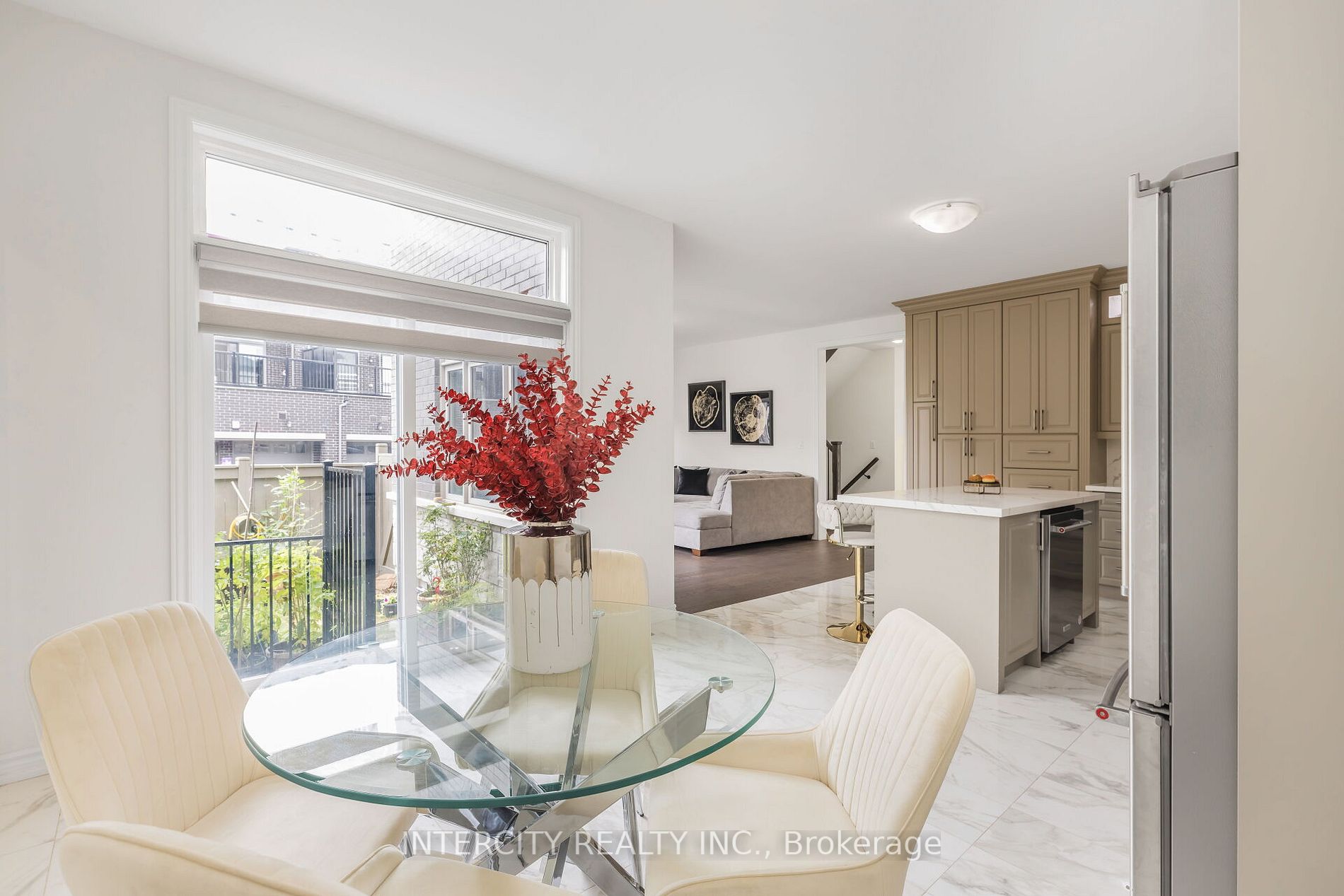 54 Moorcroft Pl