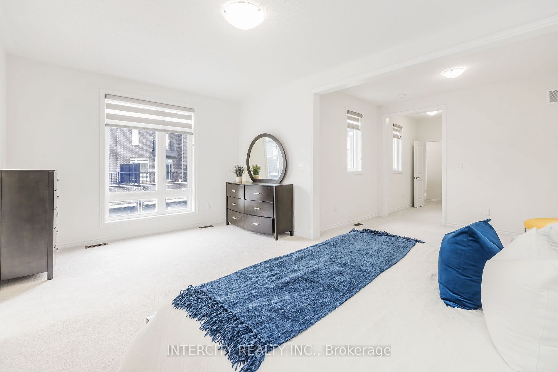 54 Moorcroft Pl