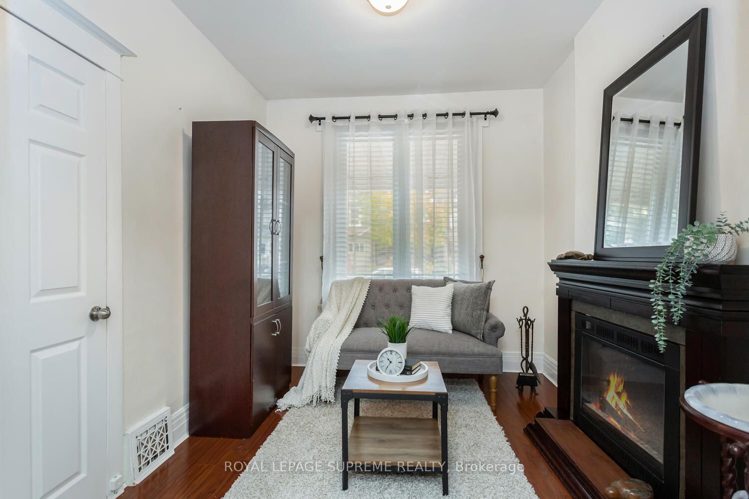 8 Blakley Ave