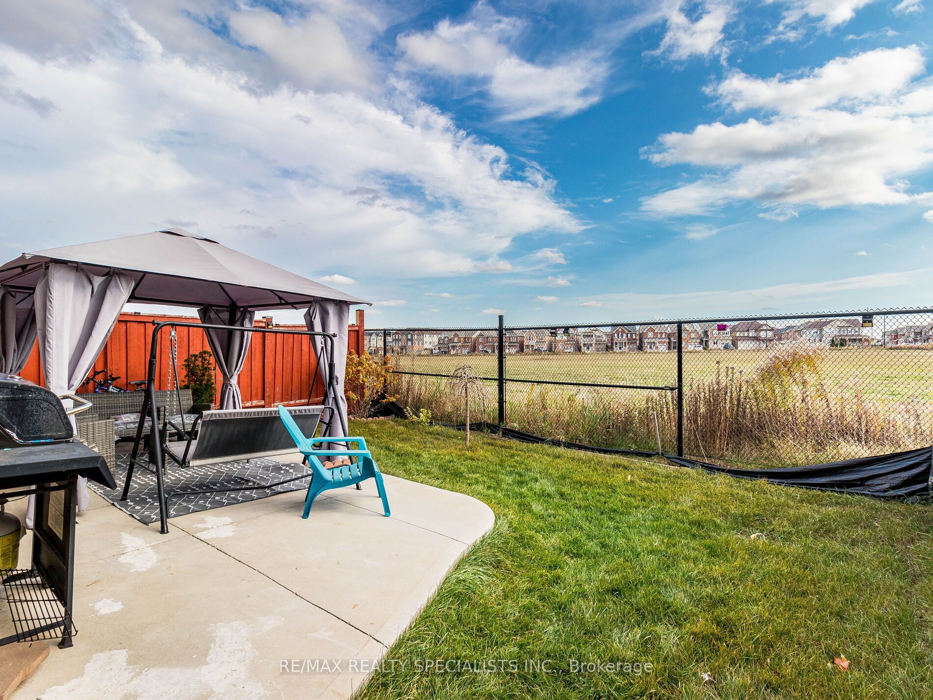 98 Bannister Cres