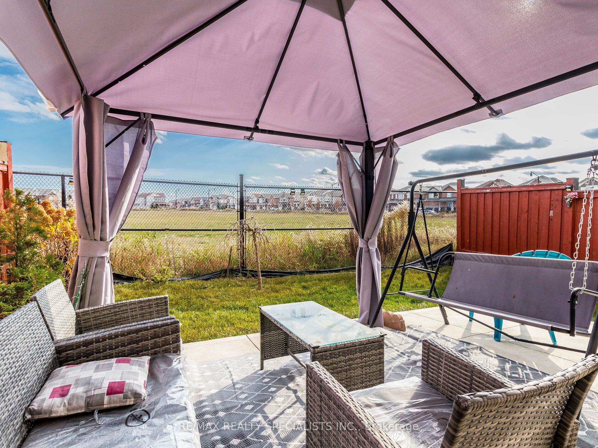 98 Bannister Cres