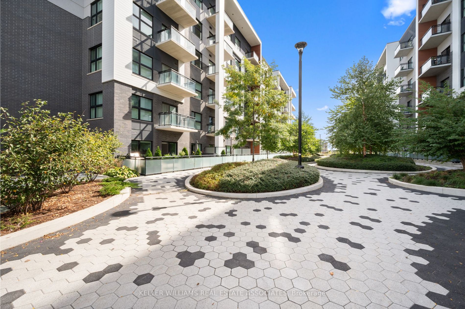128 Grovewood Common, #226