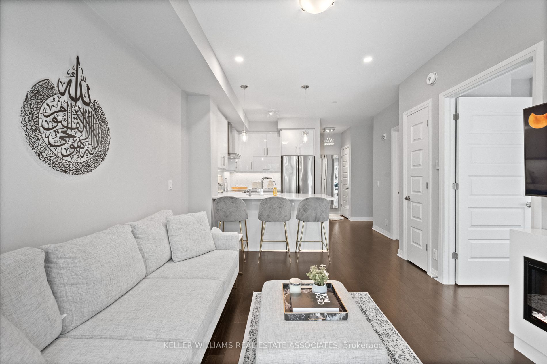 128 Grovewood Common, #226