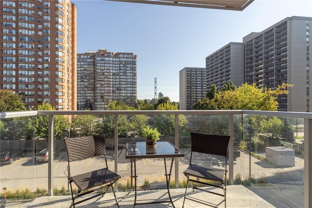 551 Maple Ave, #315