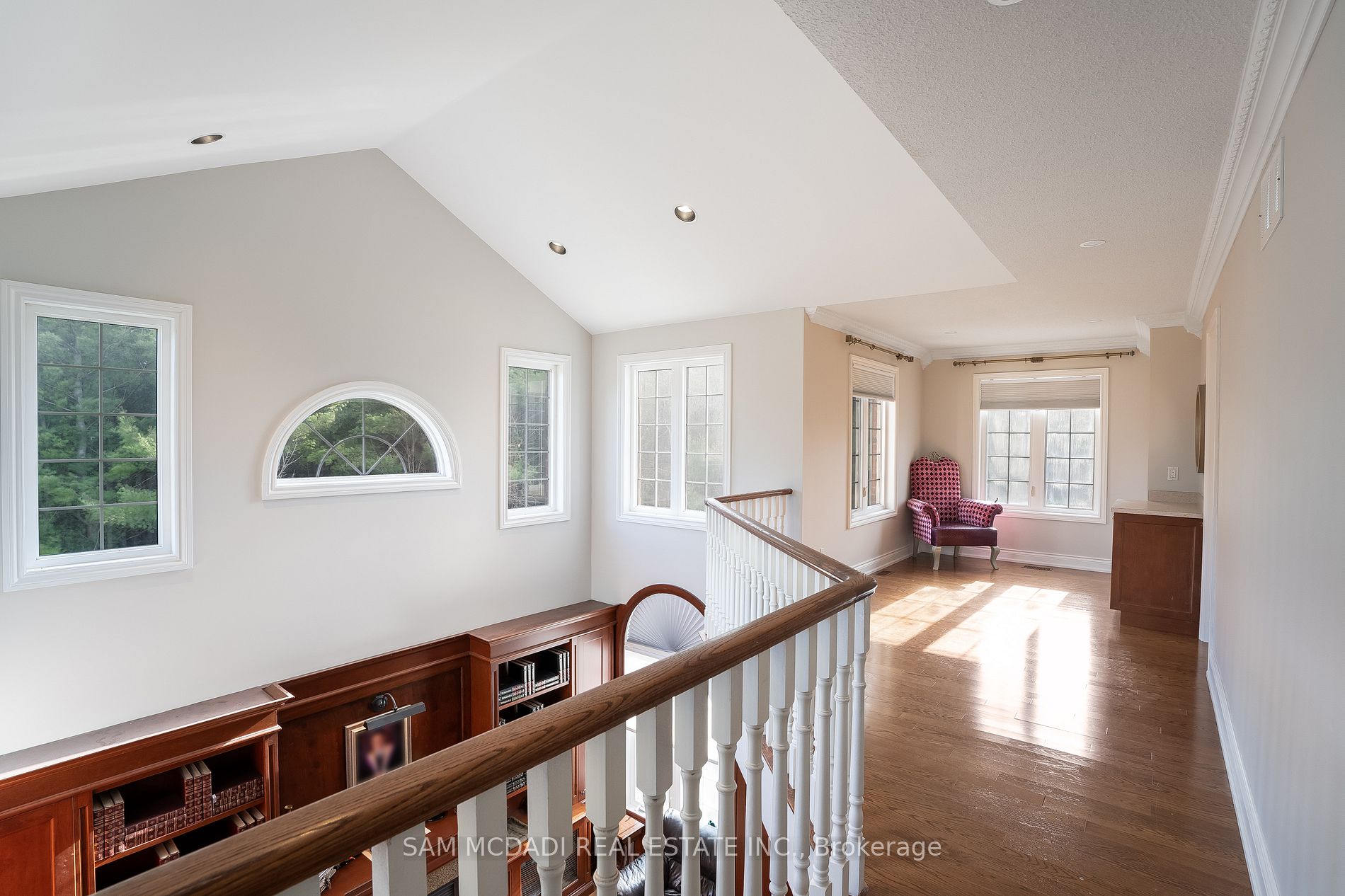 10 Stonehart St