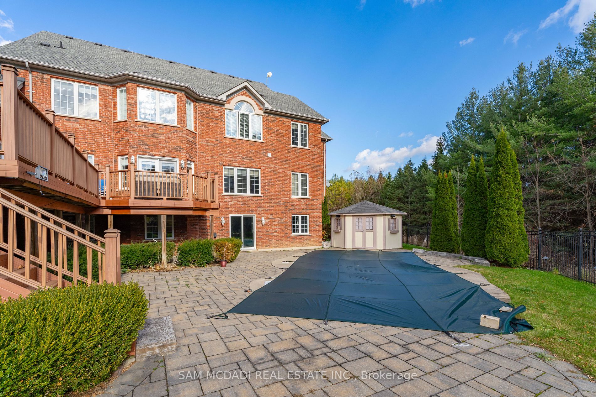 10 Stonehart St