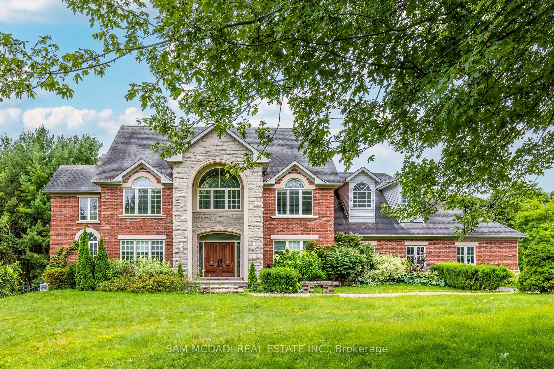 10 Stonehart St