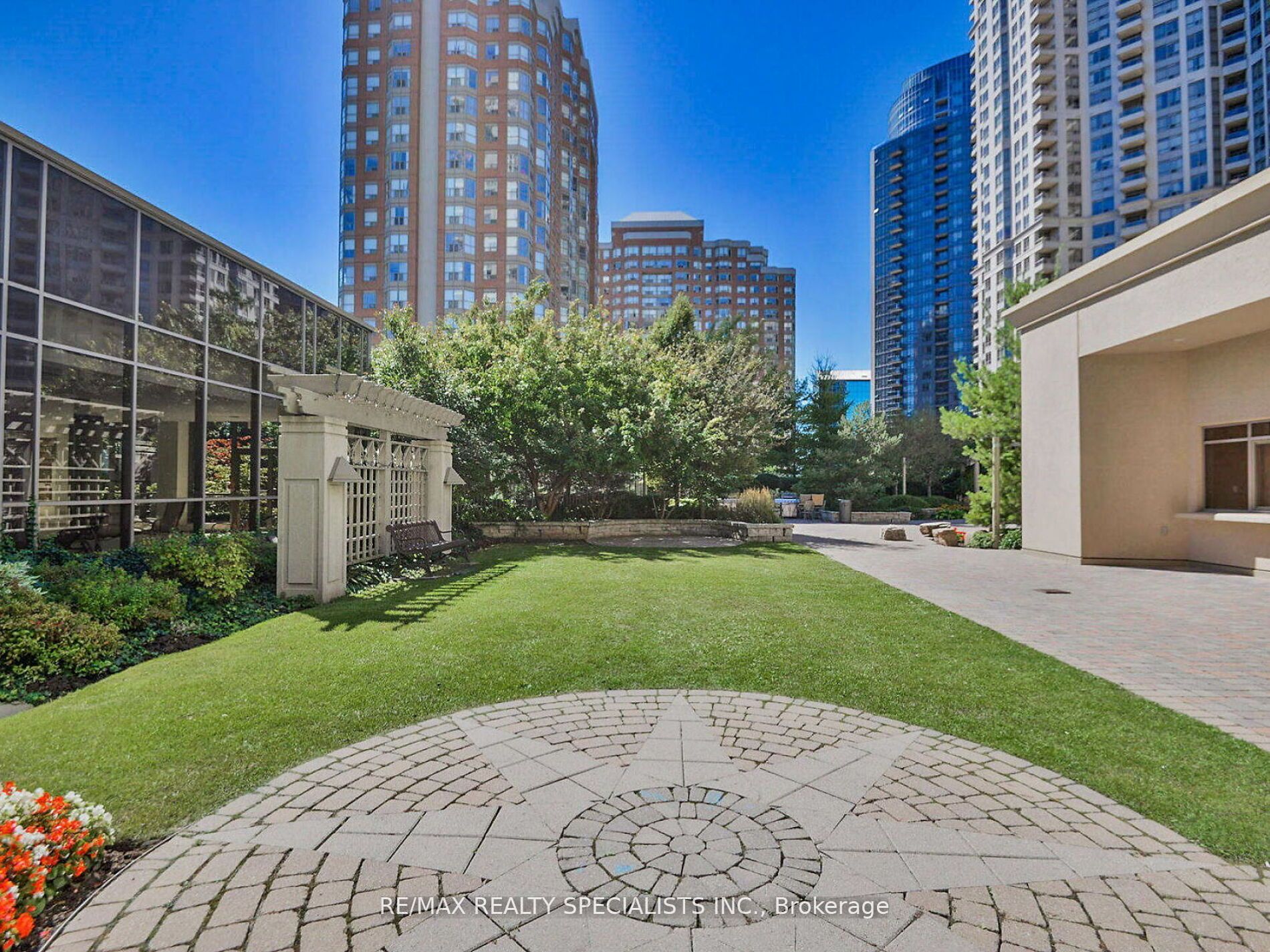 3880 Duke Of York Blvd, #1906