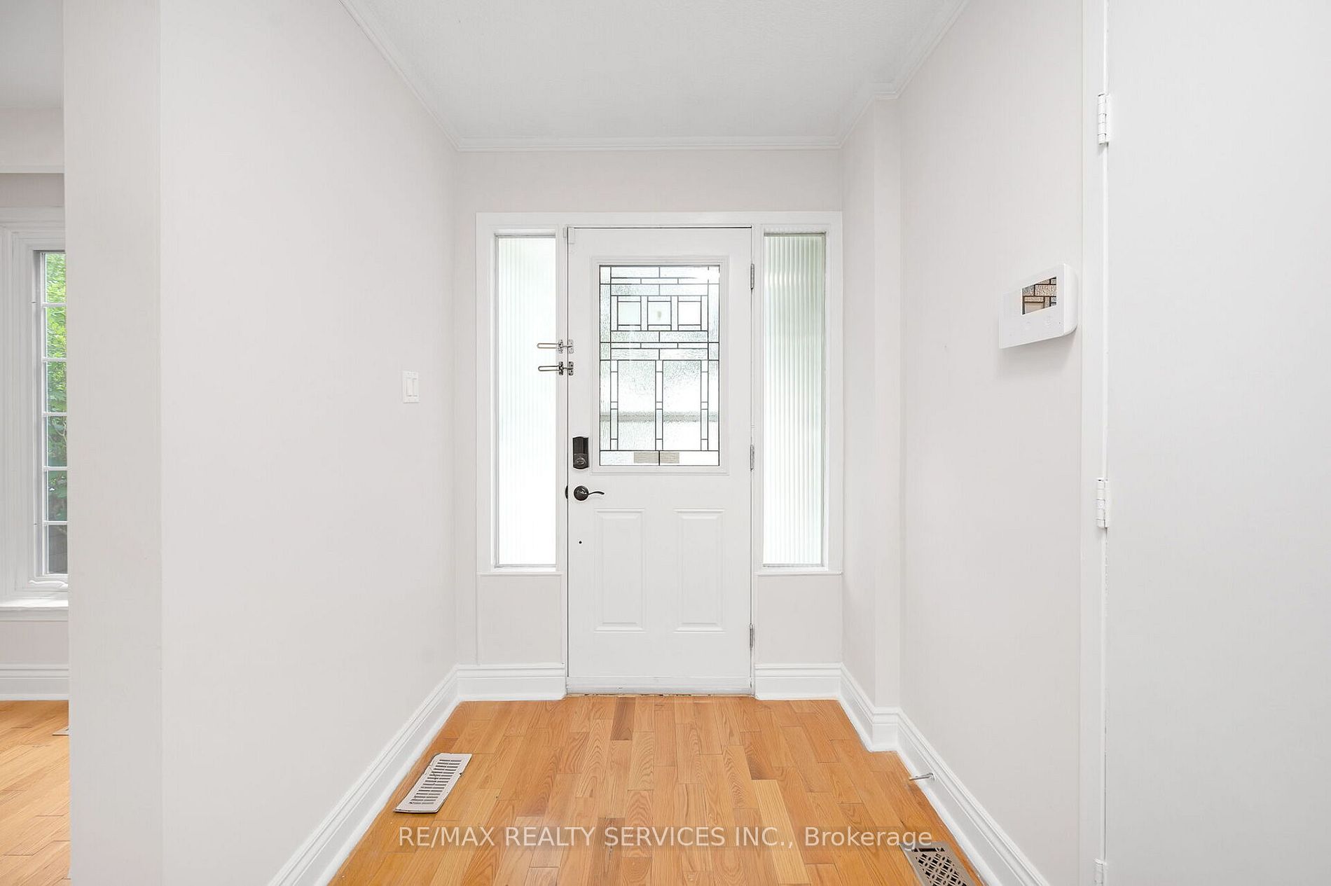 738 Briar Cres
