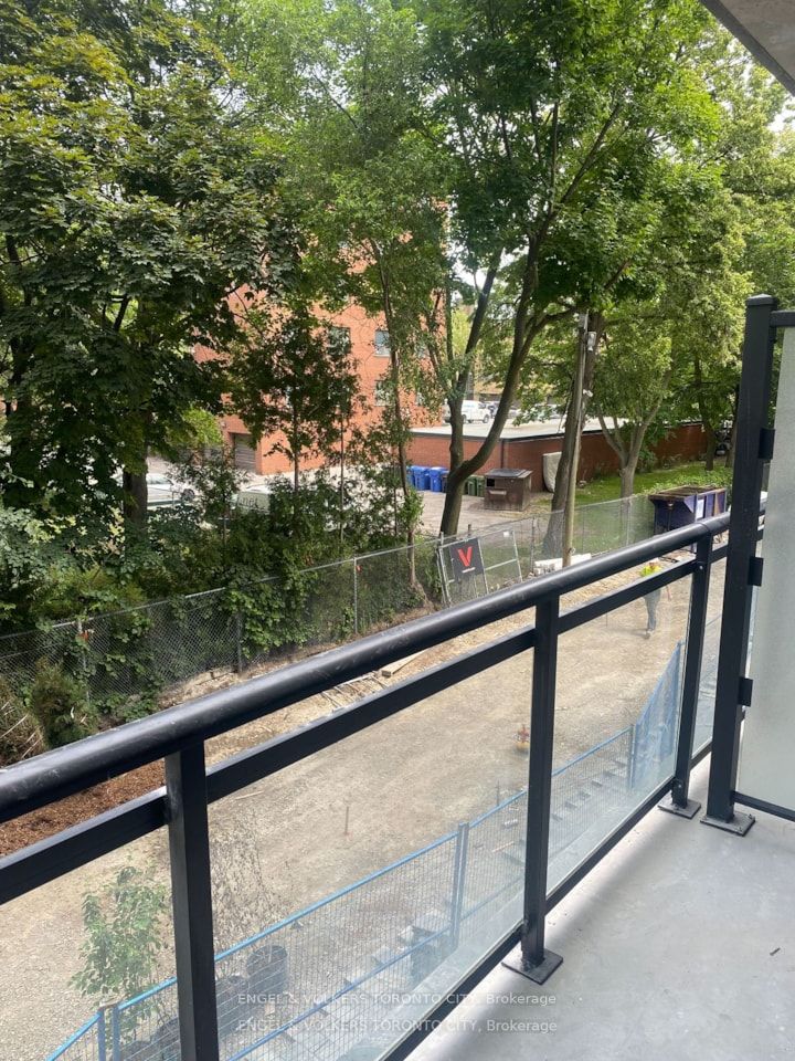 25 Neighbourhood Lane, #211