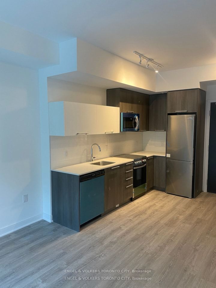 25 Neighbourhood Lane, #211