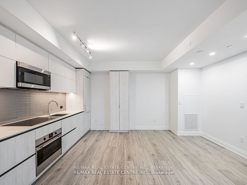 21 Park St E, #201