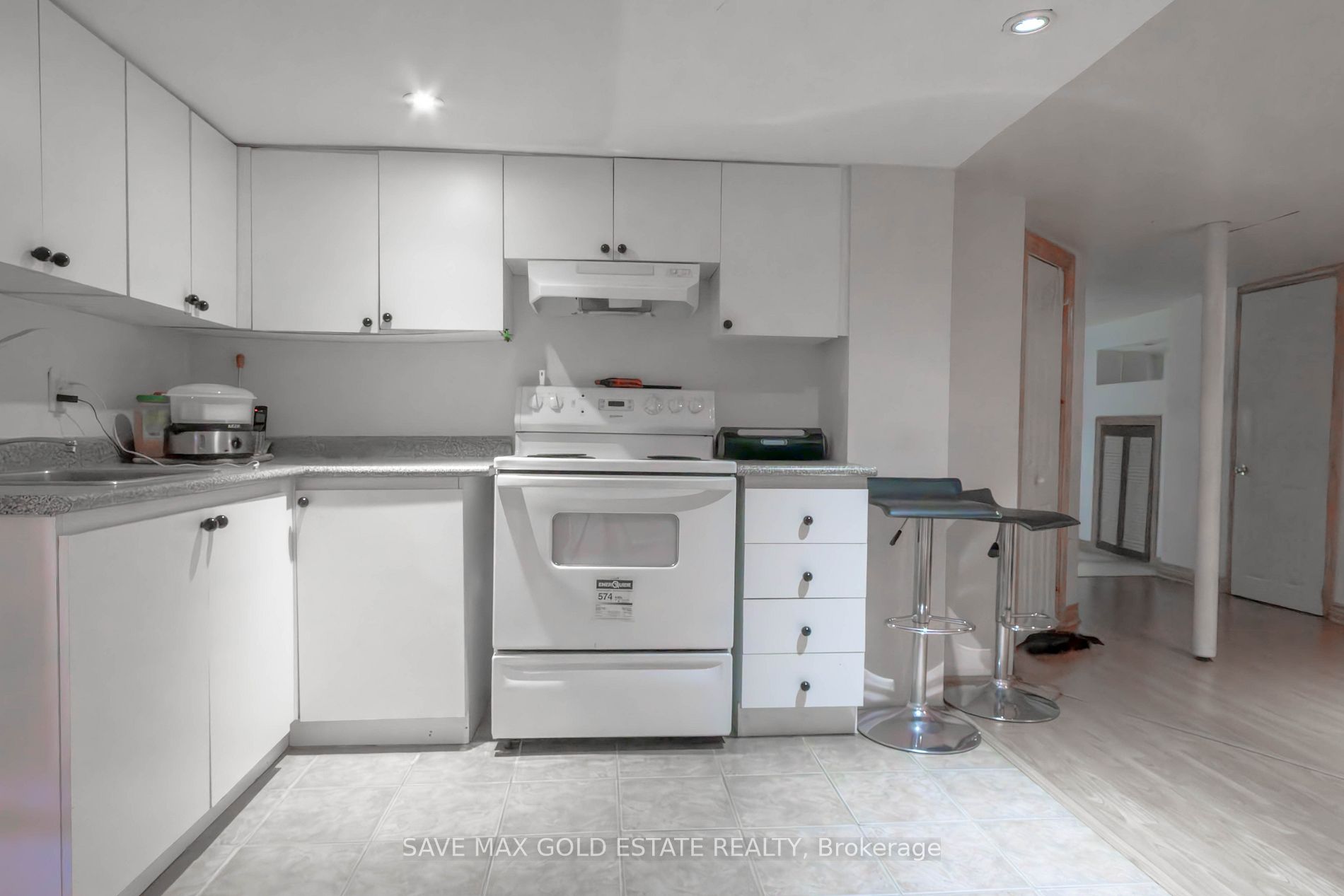 75 Saintsbury Cres