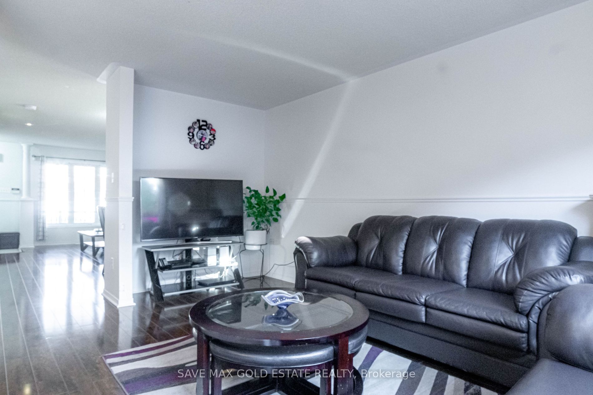 75 Saintsbury Cres