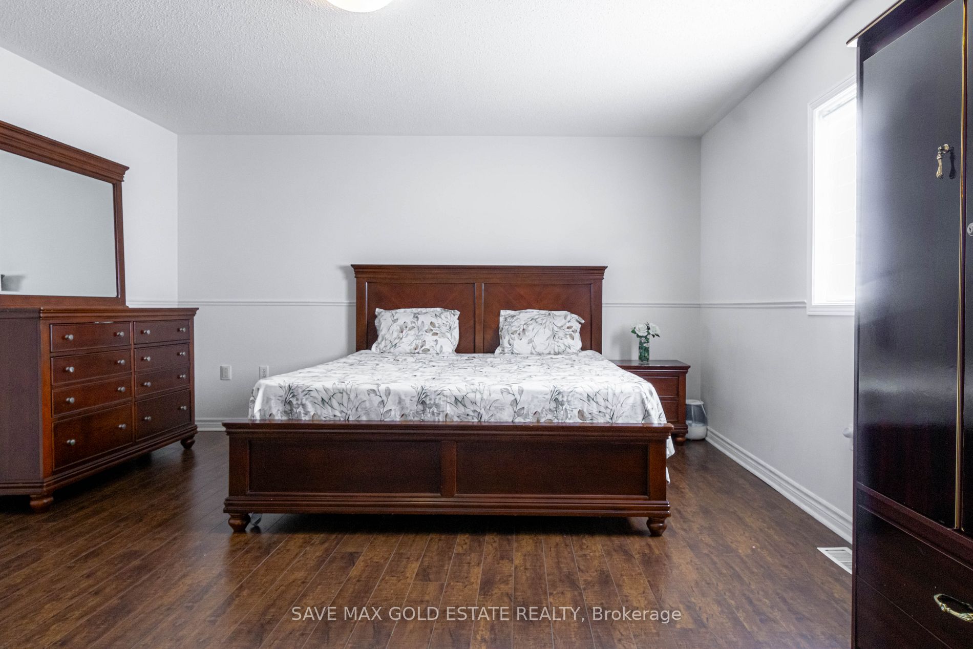 75 Saintsbury Cres