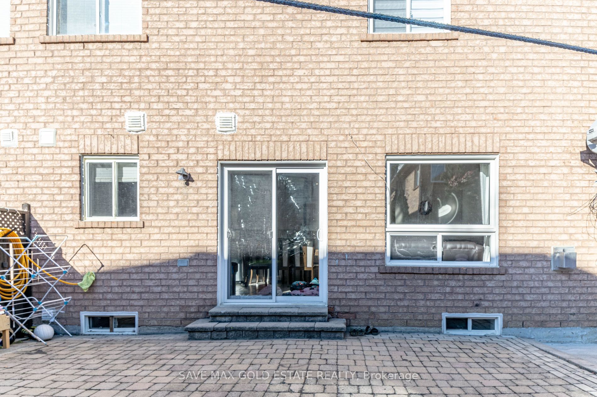 75 Saintsbury Cres