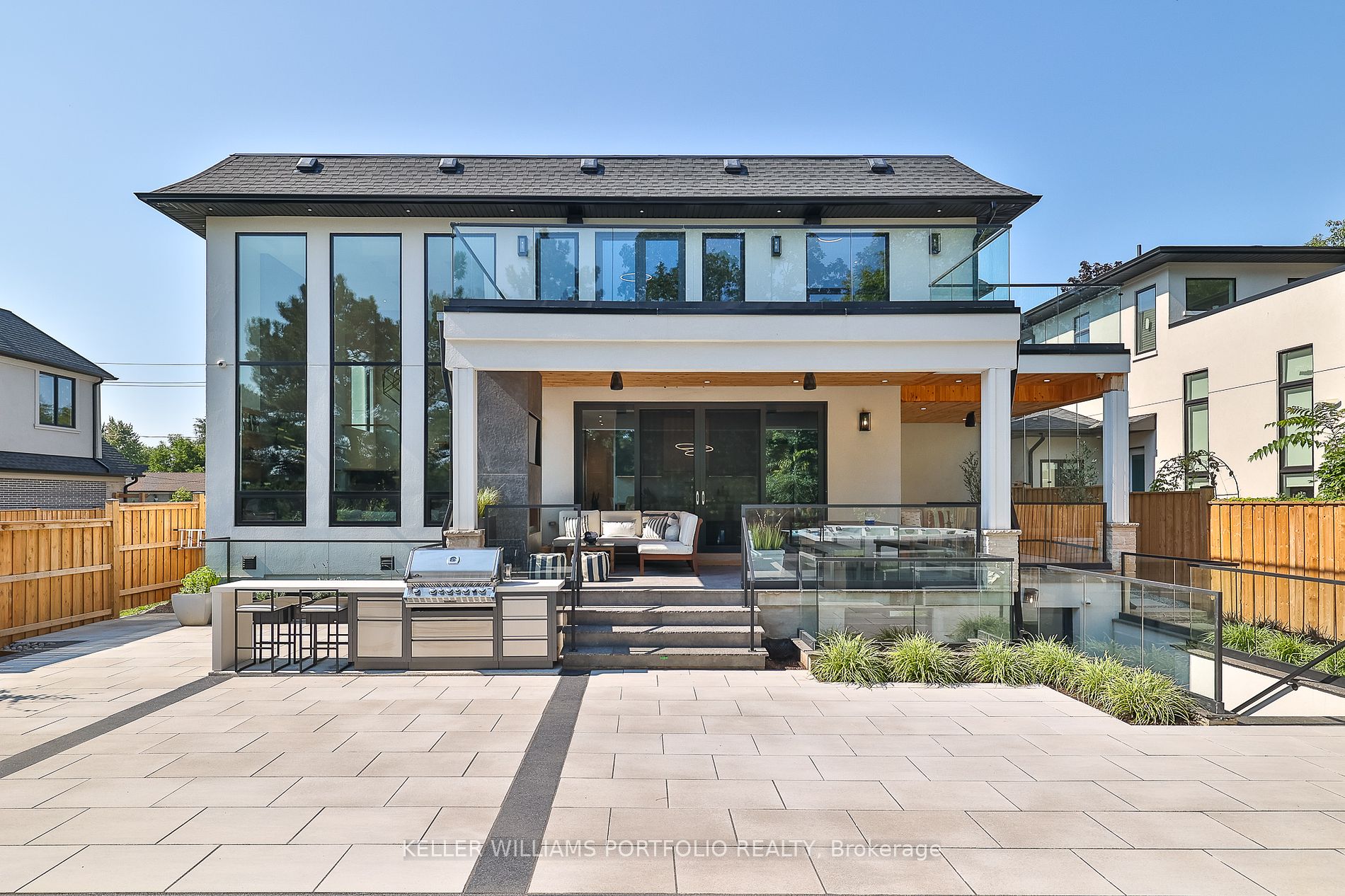 537 Warminster Dr
