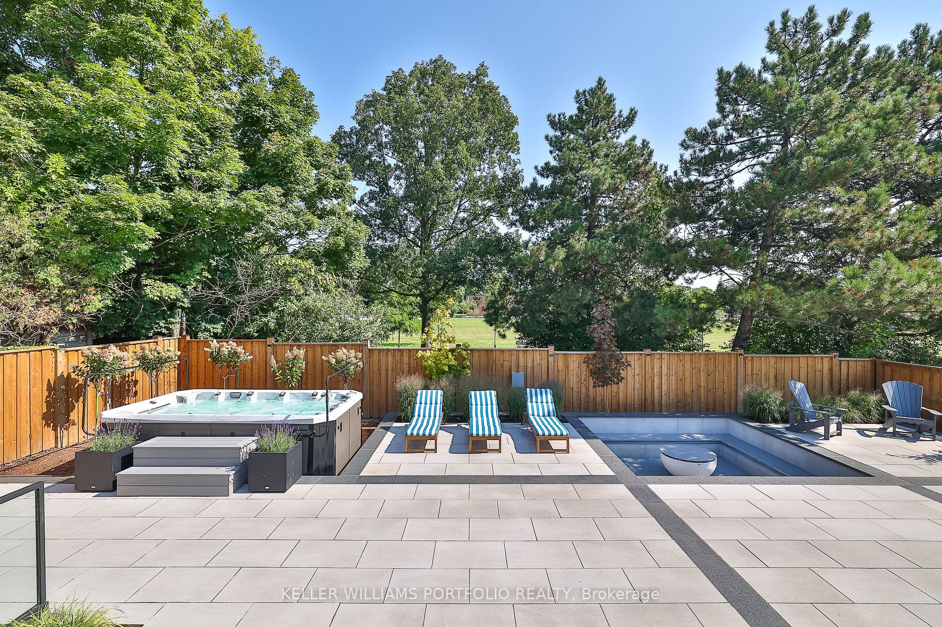 537 Warminster Dr