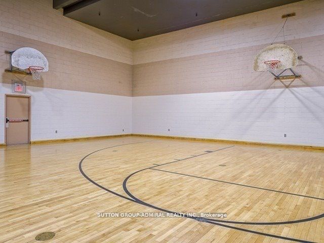 25 Four Winds Dr, #902